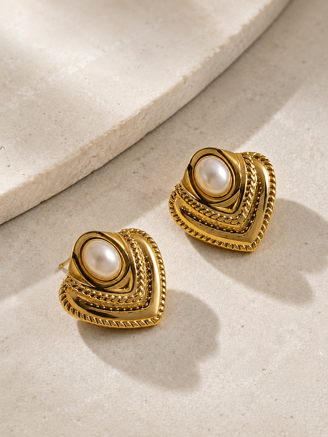 Vintage heart Studs